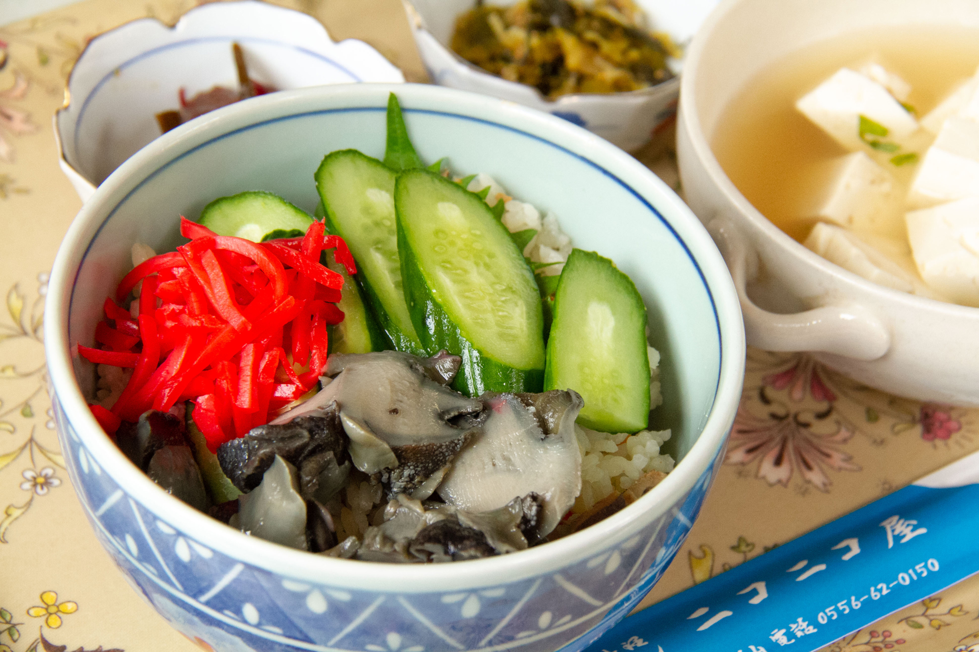 甲州煮貝丼　※スープ付き